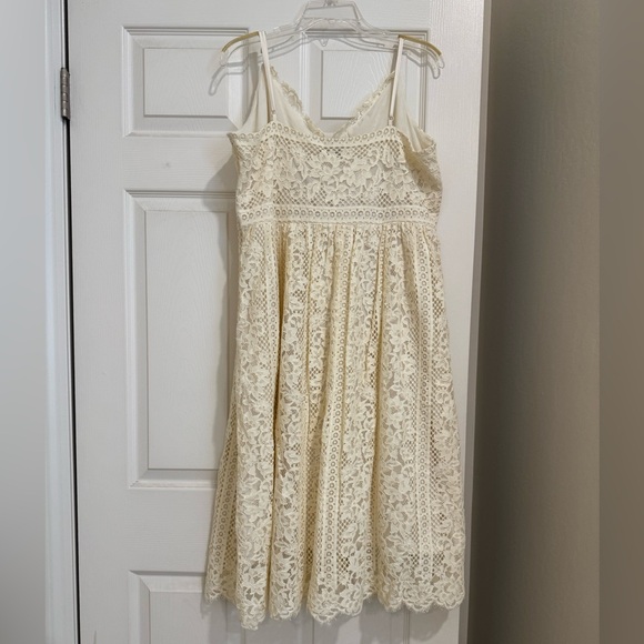 Express Elegant Cream Lace Dress size XL - Picture 2 of 6